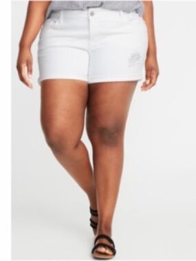 Mid-Rise Distressed Boyfriend Plus-Size Jean Shorts - 5-Inch Inseam